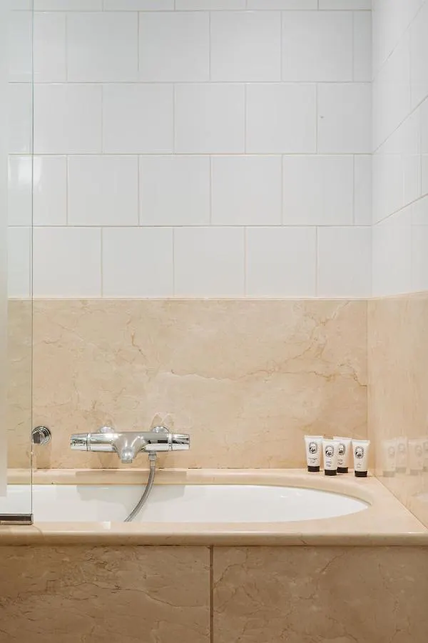 פריז Hotel De L'Abbaye צרפת